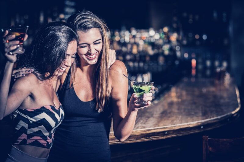 los-angeles-speakeasy-bar-hopping-tour-with-drink