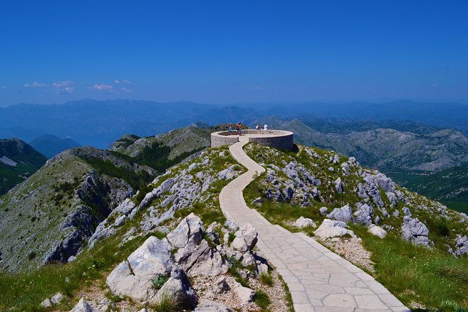 lovcen-tour-cetinje-and-njegoss-mausoleum