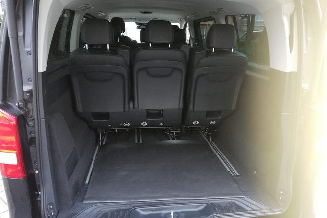luxury-minivan-from-brussels-airport-to-the-city-of-antwerp