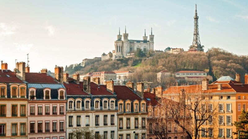 lyon-old-town-basilica-bellecour-by-e-bike-from-geneva