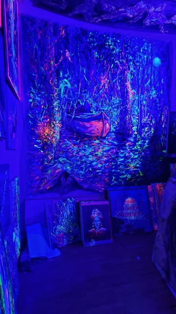 lyon-tarot-reading-and-neon-painting-workshop