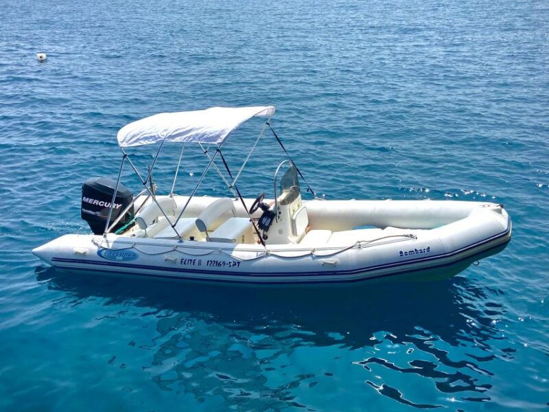 madeira-private-boat-trip-along-the-coast-w-water-activity