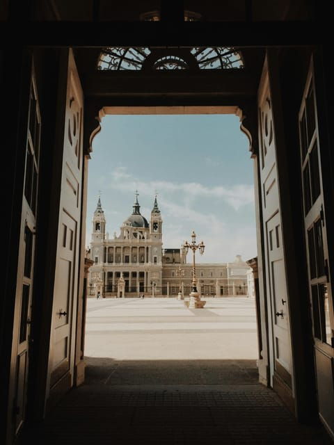 madrid-retro-tour-90-min-heart-of-the-city-and-also-modern-madrid