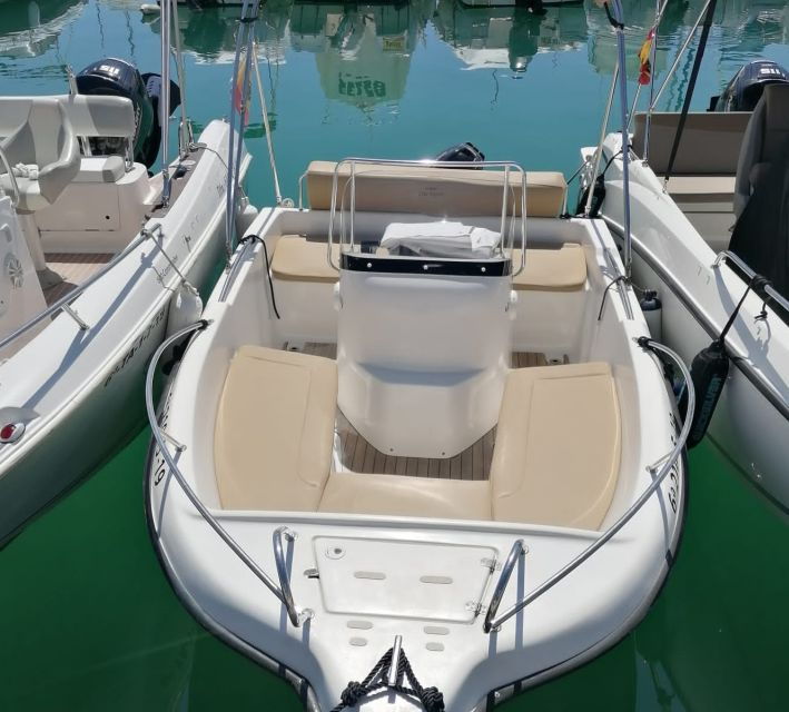 malaga-5-seater-speedboat-boat-rental-without-a-license