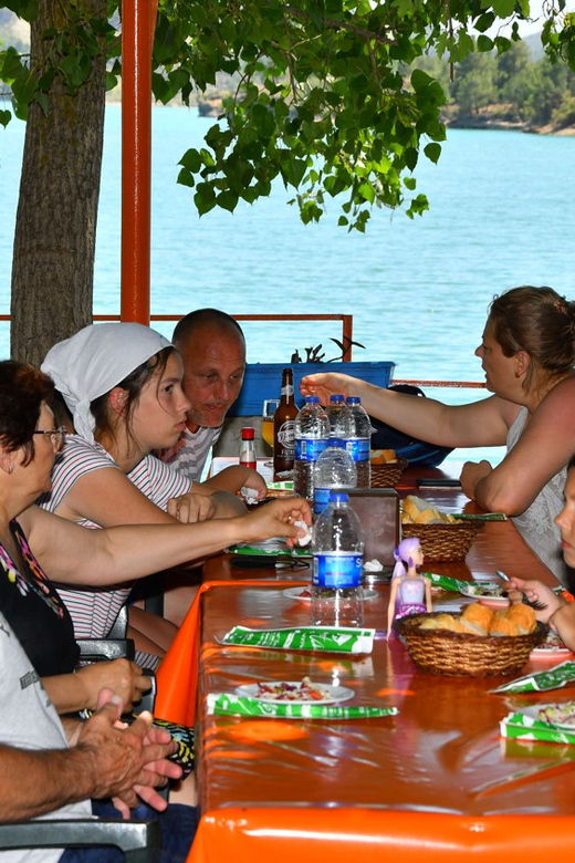 manavgat-guided-aqueduct-waterfall-green-lake-tour