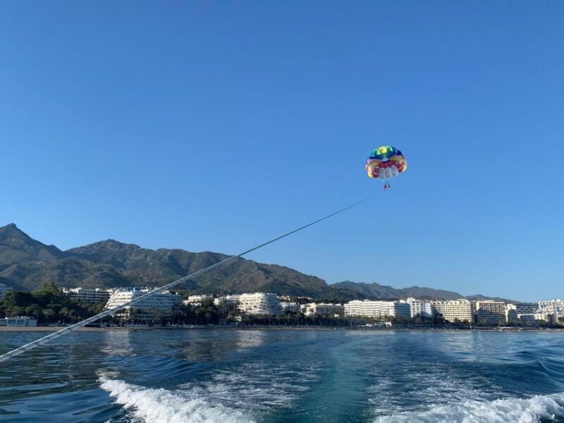 marbella-from-the-heights-parasailing