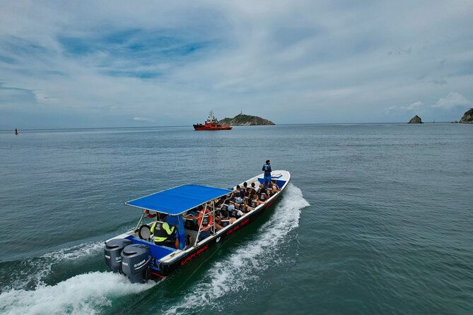 maritime-adventure-by-boat-to-tayrona-santa-marta