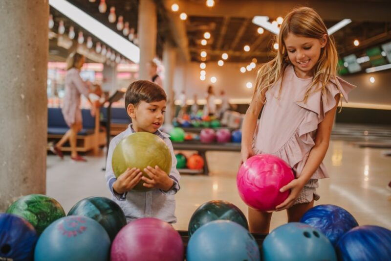 maspalomas-bowling-session-entry-ticket-at-holiday-world