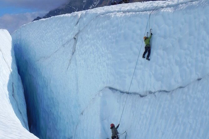 matanuska-glacier-backcountry-ice-climb