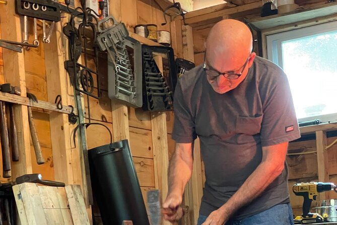meet-a-working-blacksmith-in-a-colonial-town