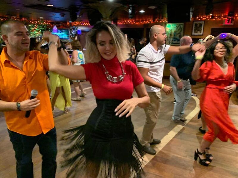 miami-salsa-party-lessons-mojitos-appetizers-live-music