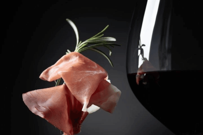 milan-italian-red-wine-tasting-with-local-host-in-terrace