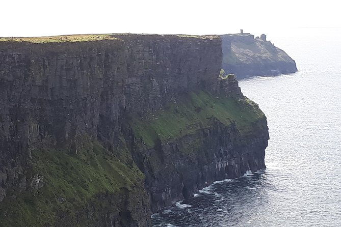 mini-bus-tour-of-the-cliffs-of-moher-bunratty-castle