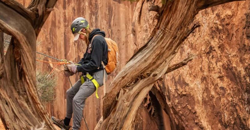 moab-fins-and-things-canyoneering-adventure-tour