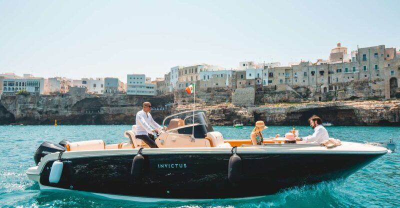 monopoli-private-sightseeing-speedboat-tour-with-champagne