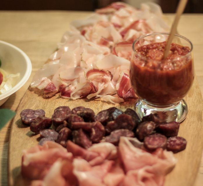montepulciano-guided-walking-tour-and-food-tasting