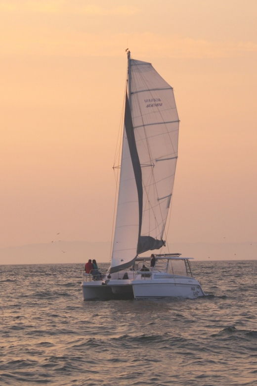 monterey-bay-sunset-catamaran-sailing-cruise