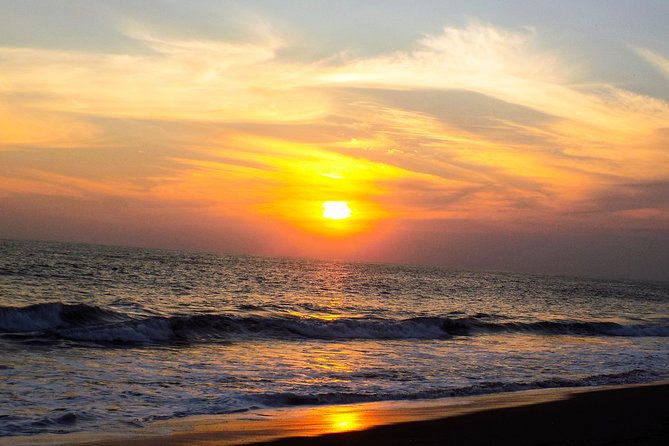 monterrico-beach-pacific-and-black-sand