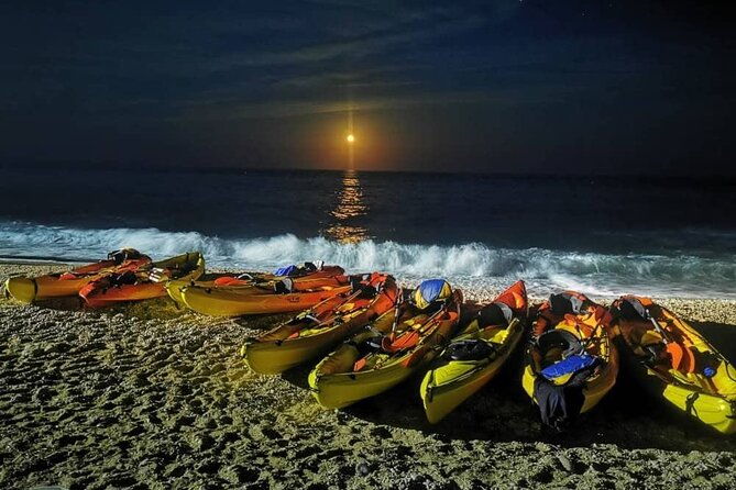 moonlight-kayak-with-dinner-included