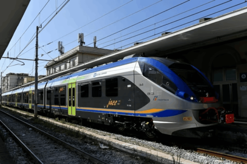 naples-hop-on-hop-off-bus-tour-with-train-from-salerno