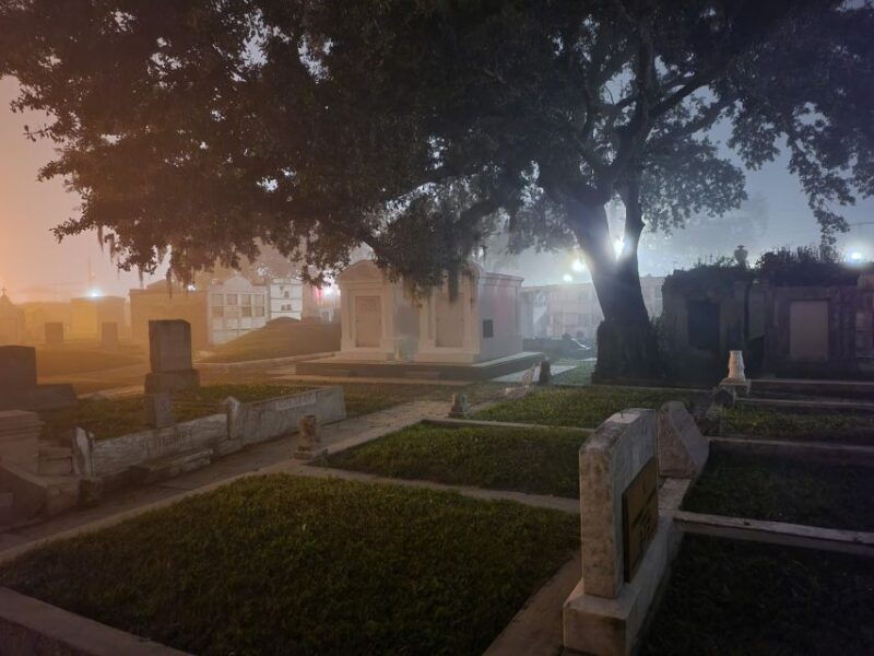 new-orleans-cemetery-bus-tour-at-dark-with-exclusive-access