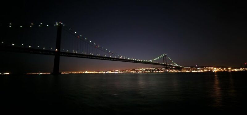 new-years-eve-fireworks-sail-with-sparkling-wine