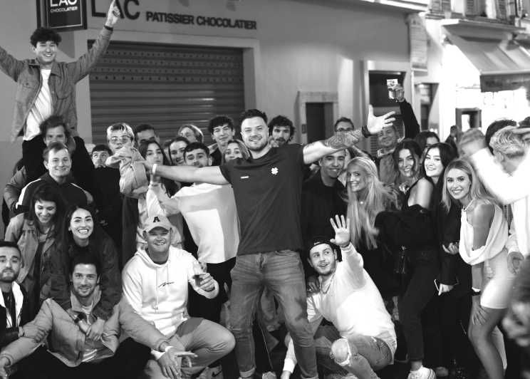 nice-bar-pub-crawl-3-best-bars-1-club-with-free-drinks