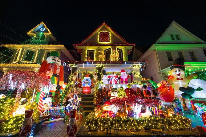 nyc-dyker-heights-christmas-lights-express-hot-cocosanta-cookie