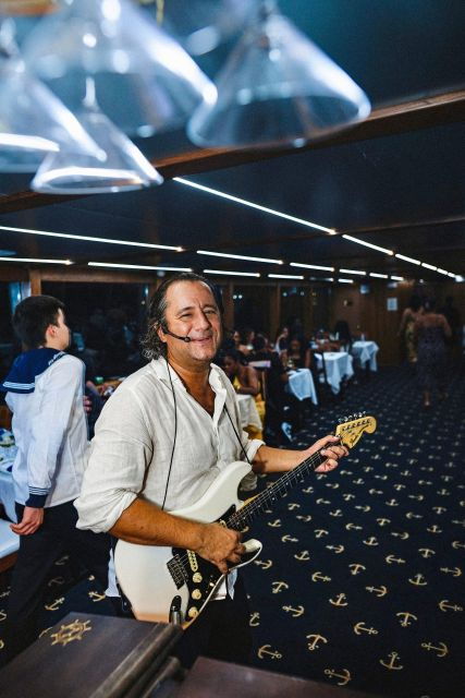 nyc-gourmet-dinner-cruise-with-live-music