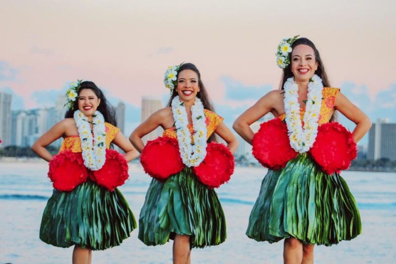 oahu-ka-moana-luau-dinner-and-show-at-aloha-tower