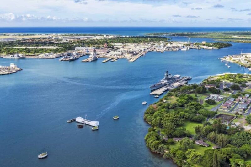 oahu-pearl-harbor-battleship-helicopter-tour