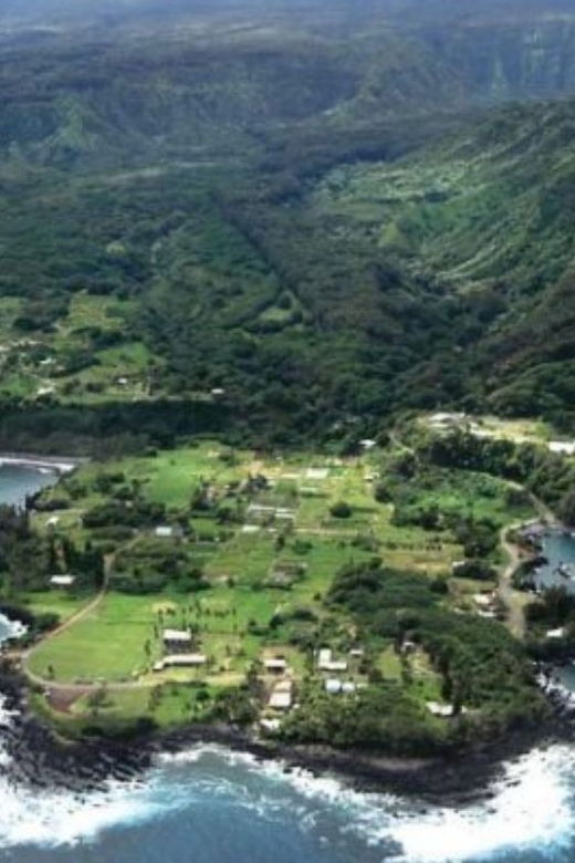 oahu-to-maui-helicopter-surrounding-area-ground-tour