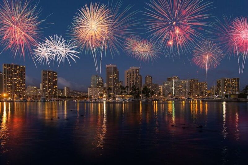 oahu-waikiki-friday-night-fireworks-sail