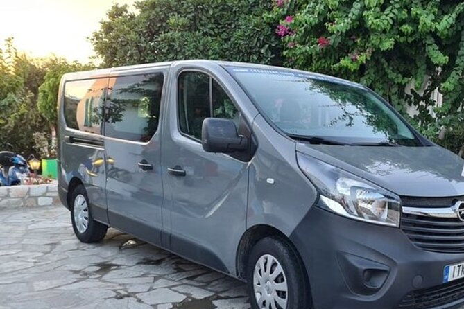 one-way-private-transfer-of-up-to-8-people-in-milos