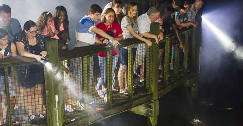 orlando-gatorland-flashlight-tour-at-night