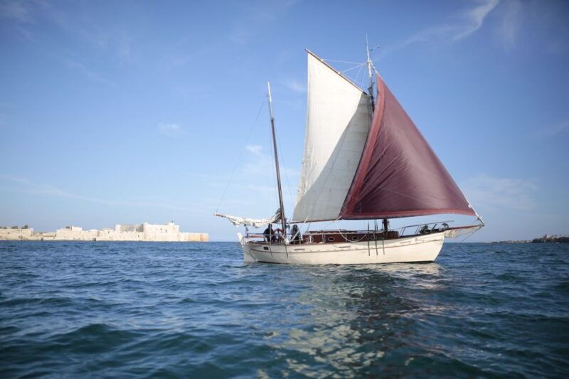 ortygia-sailing-tour-to-plemmirio-with-aperitif