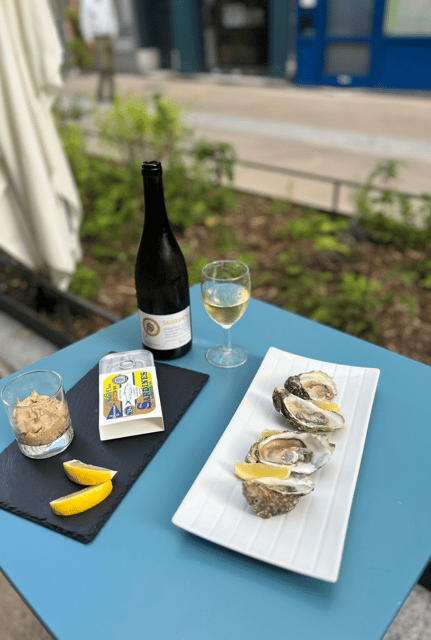 oyster-and-white-wine-tasting-in-the-heart-of-montmartre