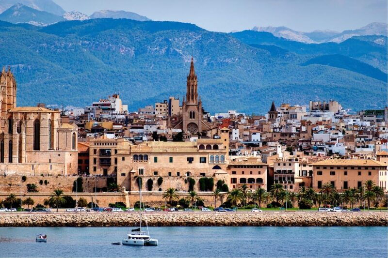 palma-de-mallorca-small-group-tour-fast-track-cathedral
