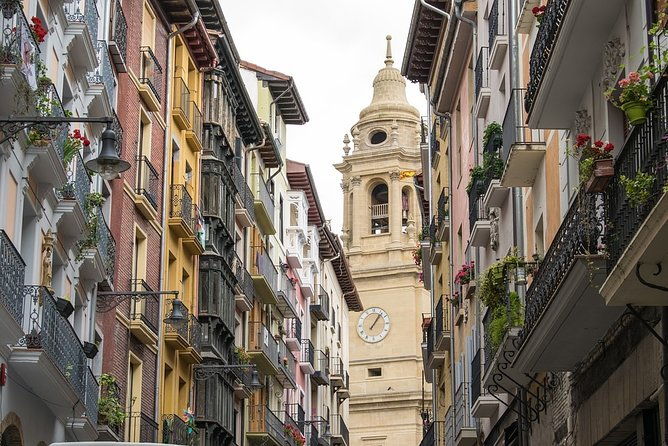 pamplona-city-tour-from-san-sebastian