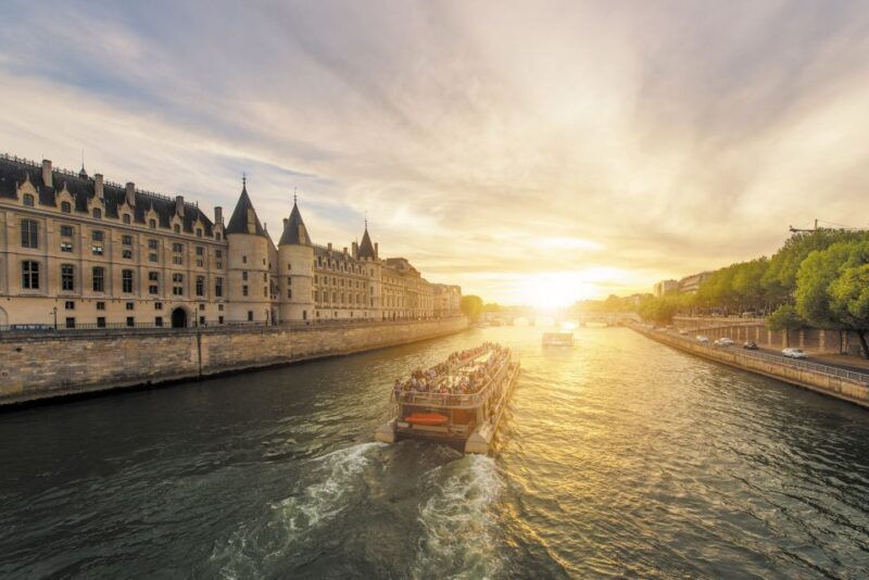 paris-hop-on-hop-off-bus-tour-seine-cruise-bundle-tour