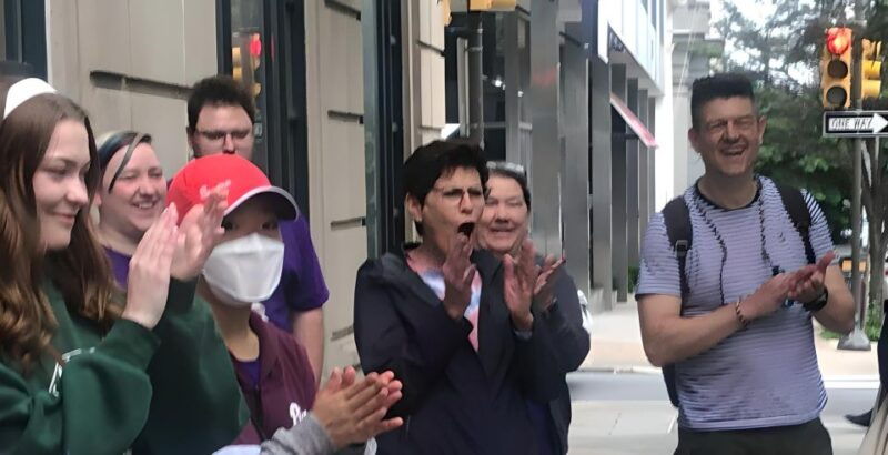 philadelphia-comedy-magic-walking-tour-with-a-guide