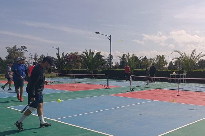 pickleball-tour-with-andres-and-locals-in-quito