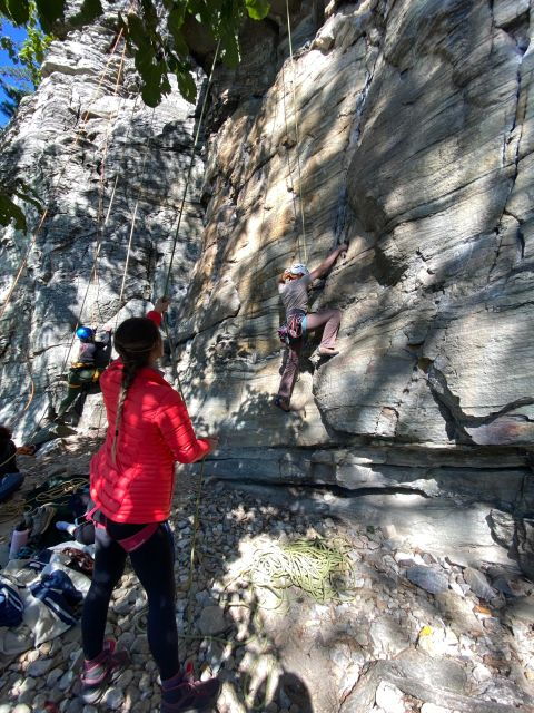pilot-mountain-nc-go-rock-climbing-with-an-amga-guide