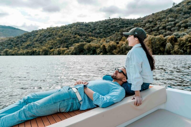 pinhao-private-electric-boat-tour-1h-wine-tasting-included