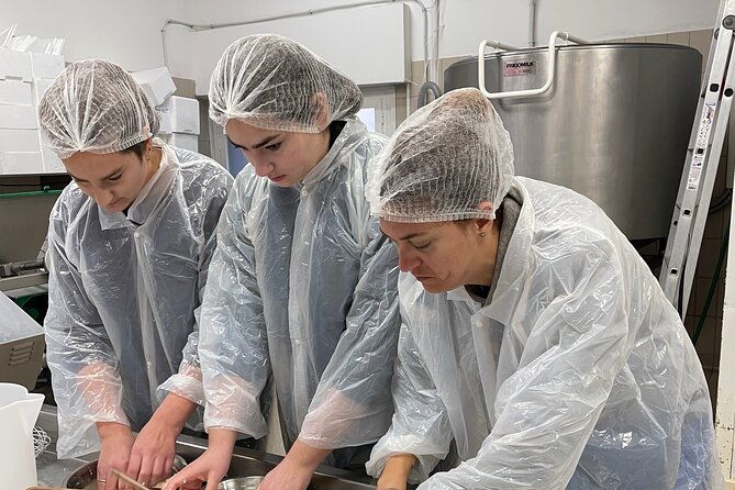 pisa-small-group-cheese-making-tasting-experience-max-6people
