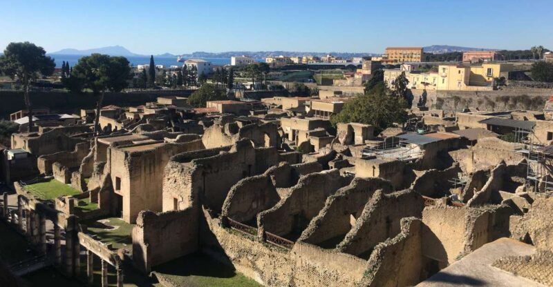 pompeii-and-herculaneum-guided-tour-with-an-archaeologist