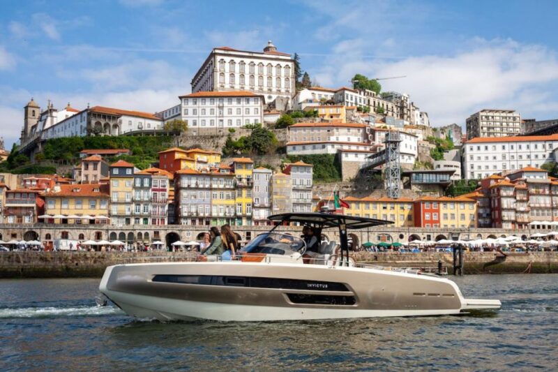 porto-2h-private-luxury-yacht-in-the-douro