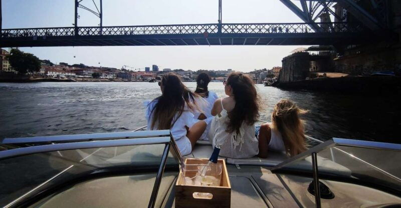 portoprivate-boat-tour-6-bridges-1h30-group-price-up-to-6px