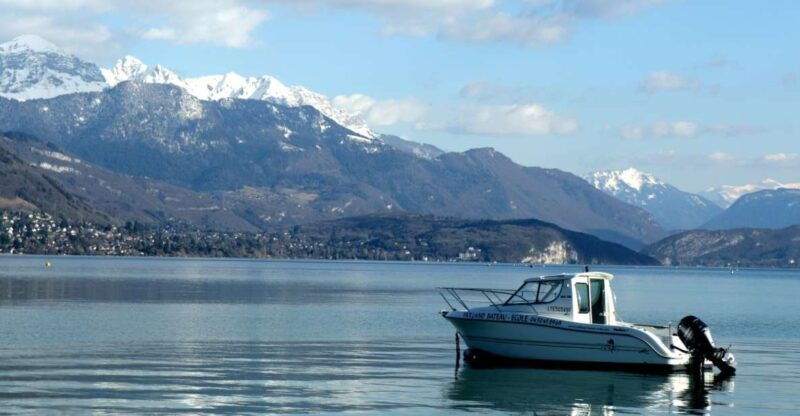 private-2-hour-walking-tour-of-annecy-with-official-guide