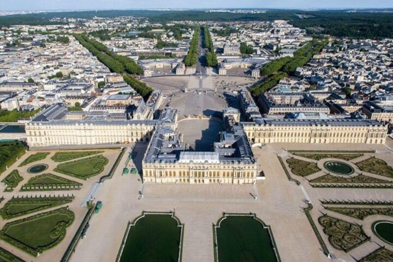 private-and-royal-getaway-to-versailles-with-return-included